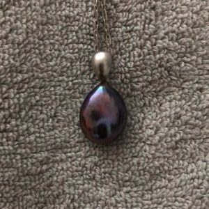 Splendid Pearls iridescent black pearl necklace.